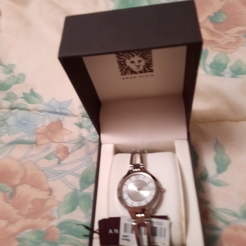 Anne Klein Watch - Picture 5 of 6